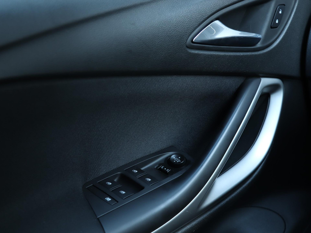 Opel Astra Sports Tourer 1.2 Turbo Edition 130pk *Navigatie*Parkeersens.* 47053764-21.jpg | Autodeka.nl