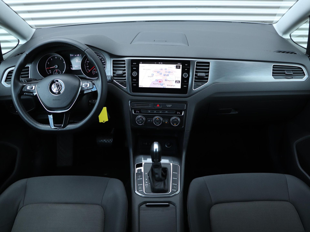 Volkswagen Golf Sportsvan 1.0 TSI Comfortline Automaat *Navigatie*Parkeersens.* 47355232-2.jpg | Autodeka.nl