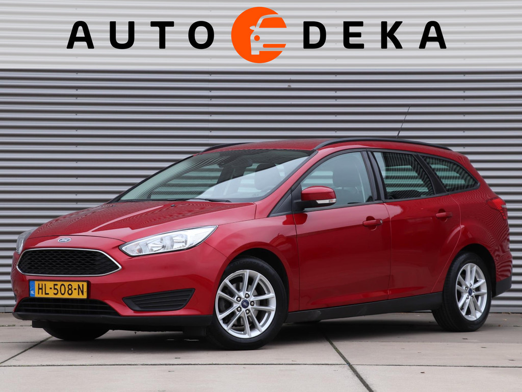 Ford Focus Wagon 1.0 EcoBoost Trend Edition *Nieuwe D-riem*Navigatie*Parkeersens.*Trekhaak* 48304962-0.jpg | Autodeka.nl