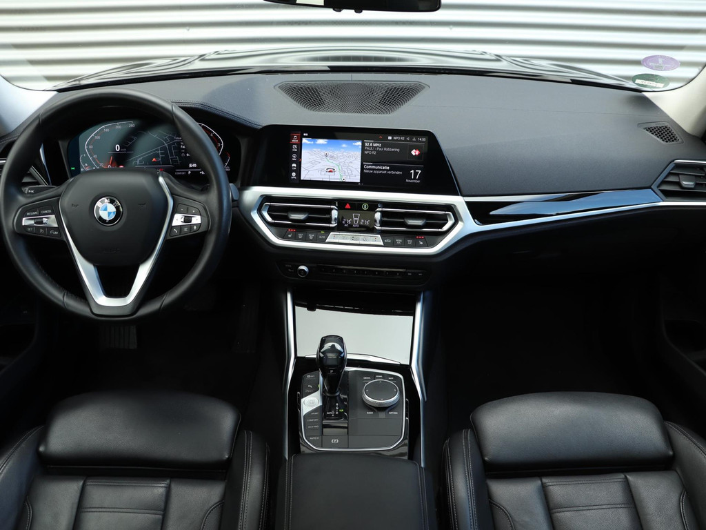 BMW 3 Serie Touring 320i Luxury High Executive *Dealeronderh.*Panodak*Leder* 49321042-2.jpg | Autodeka.nl