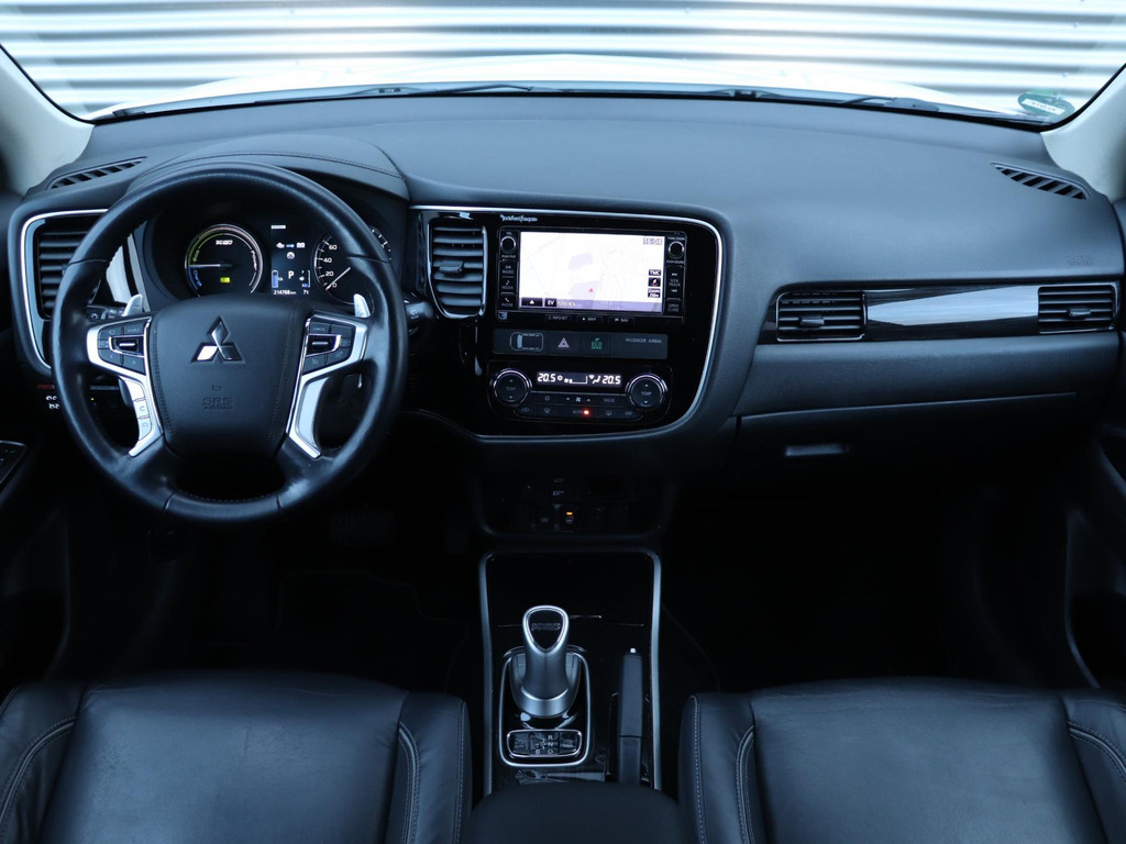 Mitsubishi Outlander 2.0 PHEV Instyle *Leder*Trekhaak*Stoel+stuurverw.* 49405036-2.jpg | Autodeka.nl