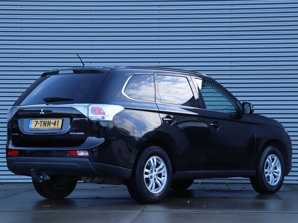 Mitsubishi Outlander 2.0 Intense Automaat *Trekhaak*Klimaatreg.*Cruisecontr.* 49526967-1.jpg | Autodeka.nl