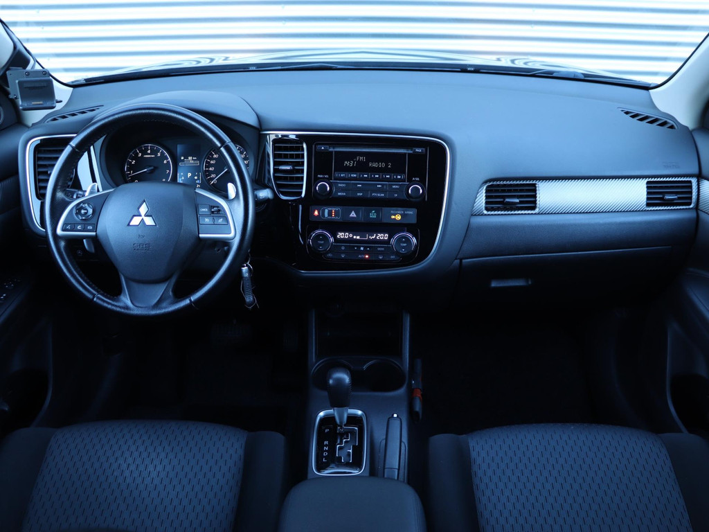 Mitsubishi Outlander 2.0 Intense Automaat *Trekhaak*Klimaatreg.*Cruisecontr.* 49526967-2.jpg | Autodeka.nl