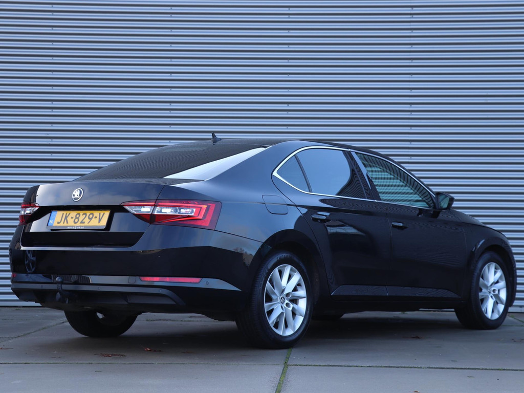 Škoda Superb 1.4 TSI ACT Style Business *Navigatie*Parkeersens.*Trekhaak* 49587596-1.jpg | Autodeka.nl