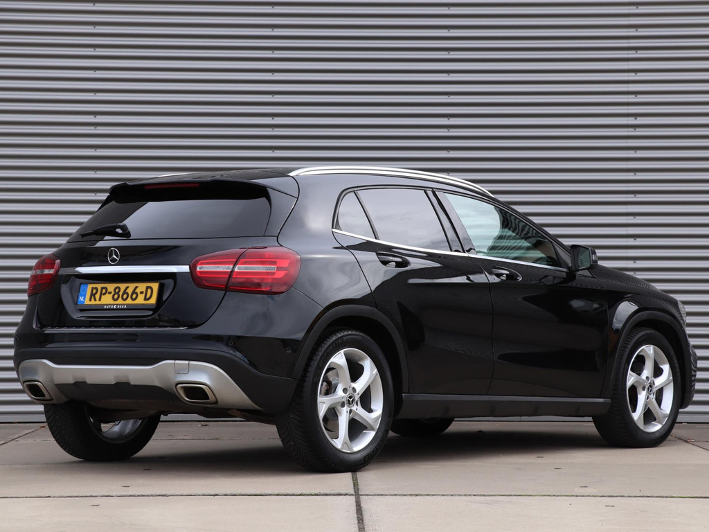 Mercedes-Benz GLA 180 Activity Edition Automaat *Navigatie*Sportstoelen* 49937460-1.jpg | Autodeka.nl