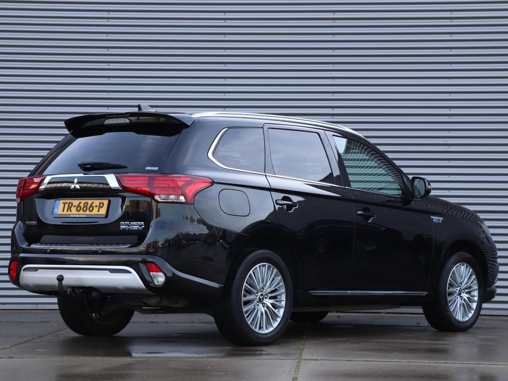 Mitsubishi Outlander 2.4 PHEV Intense+ *1e Eigenaar*Schuifdak*Trekhaak* 50117940-1.jpg | Autodeka.nl