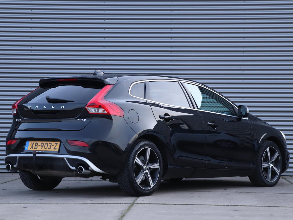 Volvo V40 1.5 T3 Polar+ Sport R-Design Automaat *Panodak* 50214123-1.jpg | Autodeka.nl