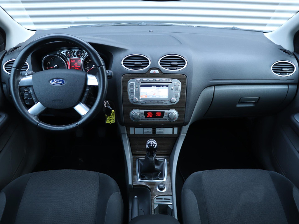 Ford Focus Wagon 1.8 Ghia *Dealeronderh.*Navigatie*Parkeersens.* 51142249-2.jpg | Autodeka.nl