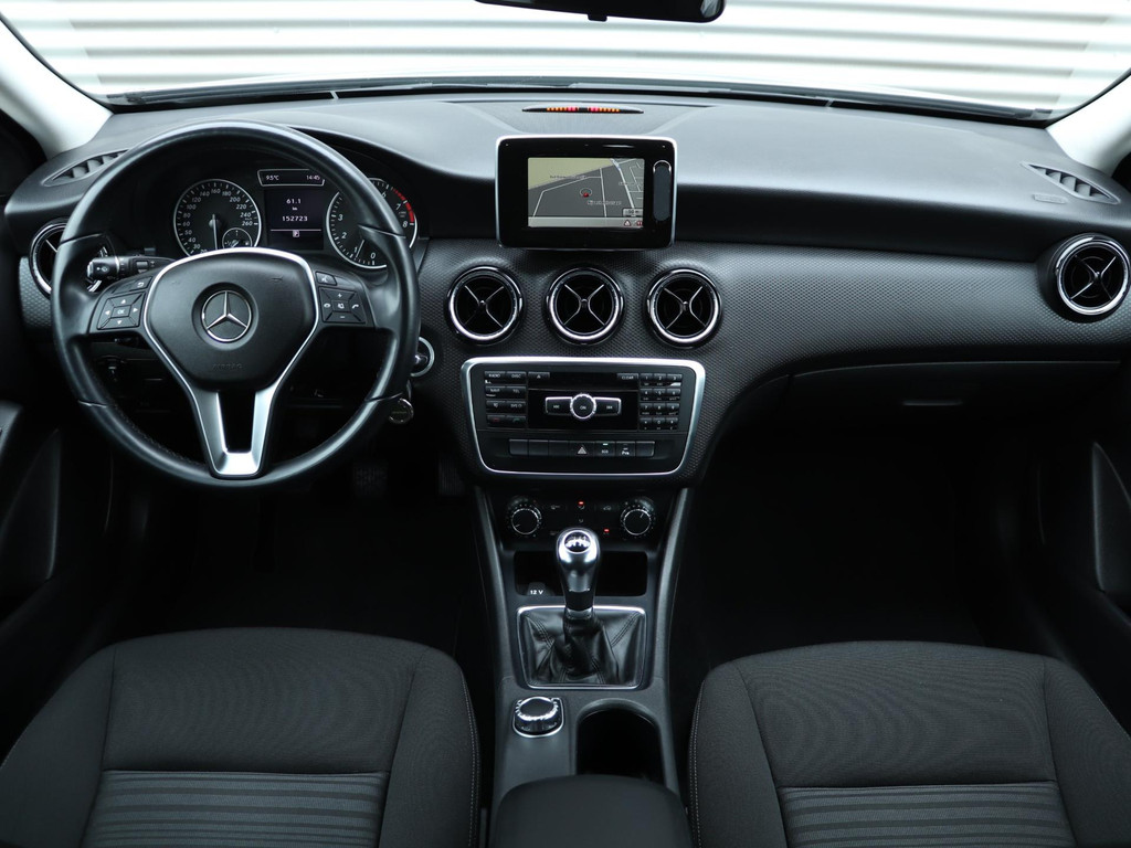 Mercedes-Benz A-Klasse 180 Edition *Xenon*Navigatie*Parkeersens.* 51142802-2.jpg | Autodeka.nl