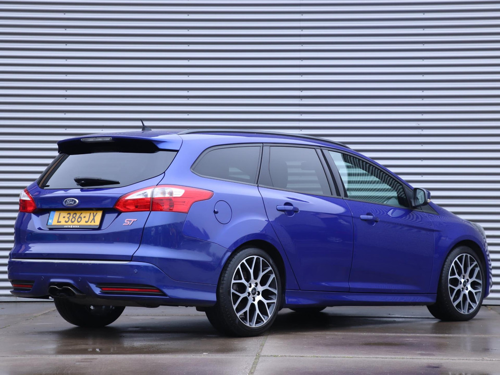Ford Focus Wagon 2.0 EcoBoost ST-3 *Xenon*Stoelverw.*Navigatie* 51250786-1.jpg | Autodeka.nl