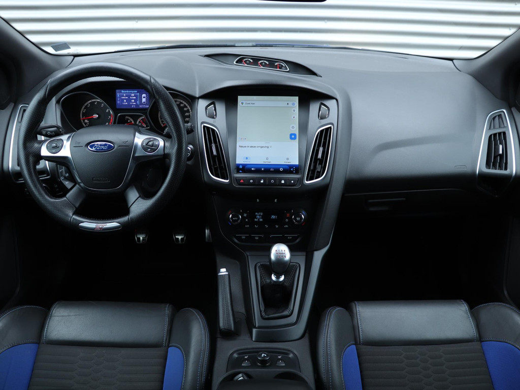 Ford Focus Wagon 2.0 EcoBoost ST-3 *Xenon*Stoelverw.*Navigatie* 51250786-2.jpg | Autodeka.nl