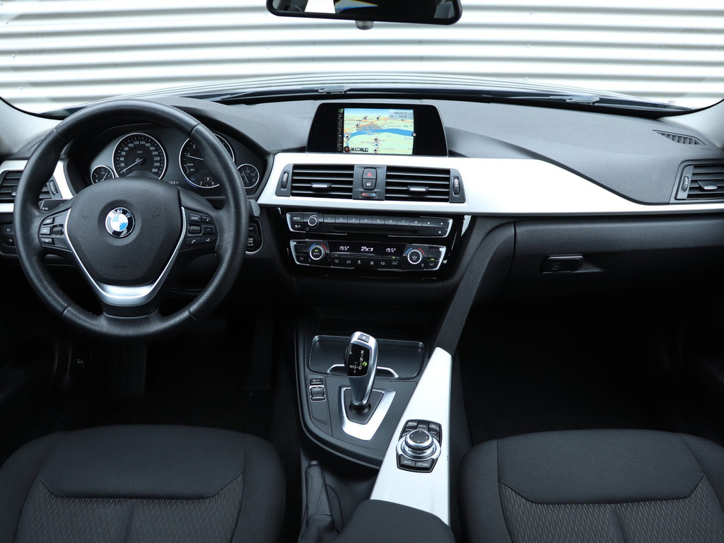 BMW 3 Serie 318i Executive Automaat *Navigatie*Parkeersens.* 51591310-2.jpg | Autodeka.nl