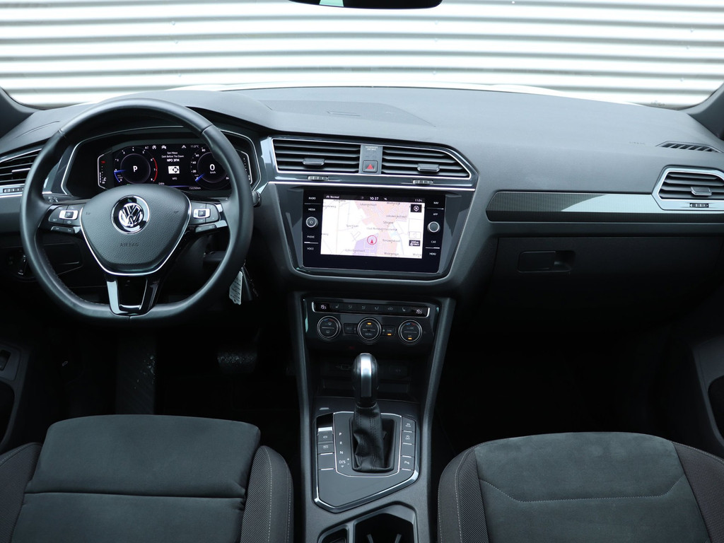 Volkswagen Tiguan 1.5 TSI ACT R-Line Automaat *Panodak*Trekhaak*ACC* 51677416-2.jpg | Autodeka.nl