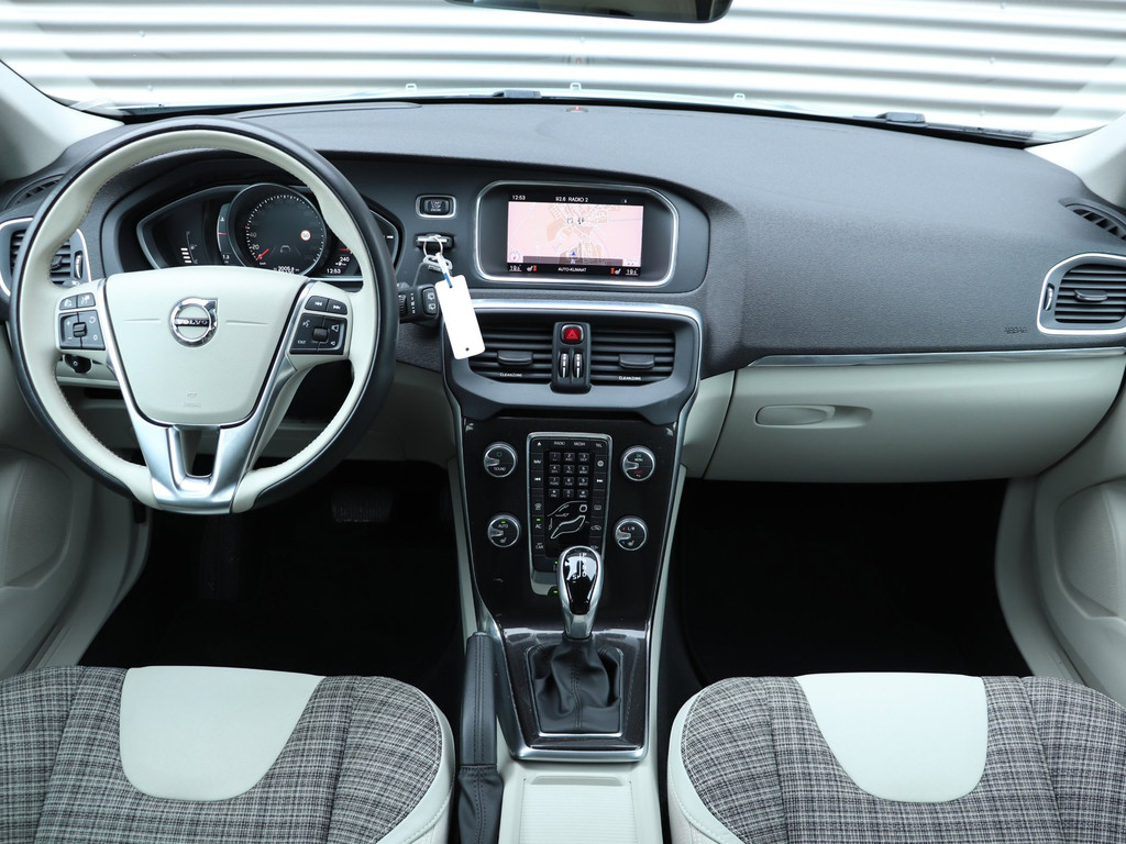 Volvo V40 1.5 T2 Nordic+ Automaat *Dealeronderh*ACC*Stoelverw.* 51944908-2.jpg | Autodeka.nl