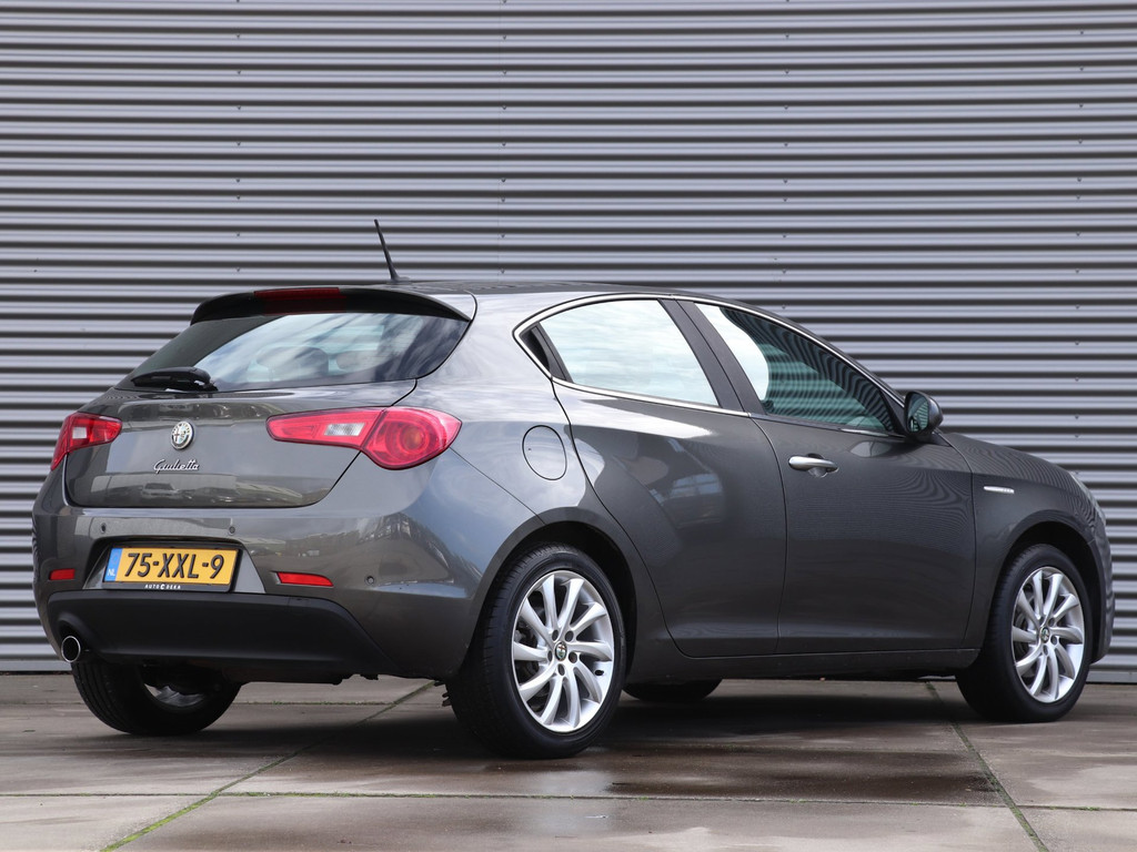 Alfa Romeo Giulietta 1.4 T Distinctive Automaat *Leder*Navigatie*Stoelverw.* 51977531-1.jpg | Autodeka.nl
