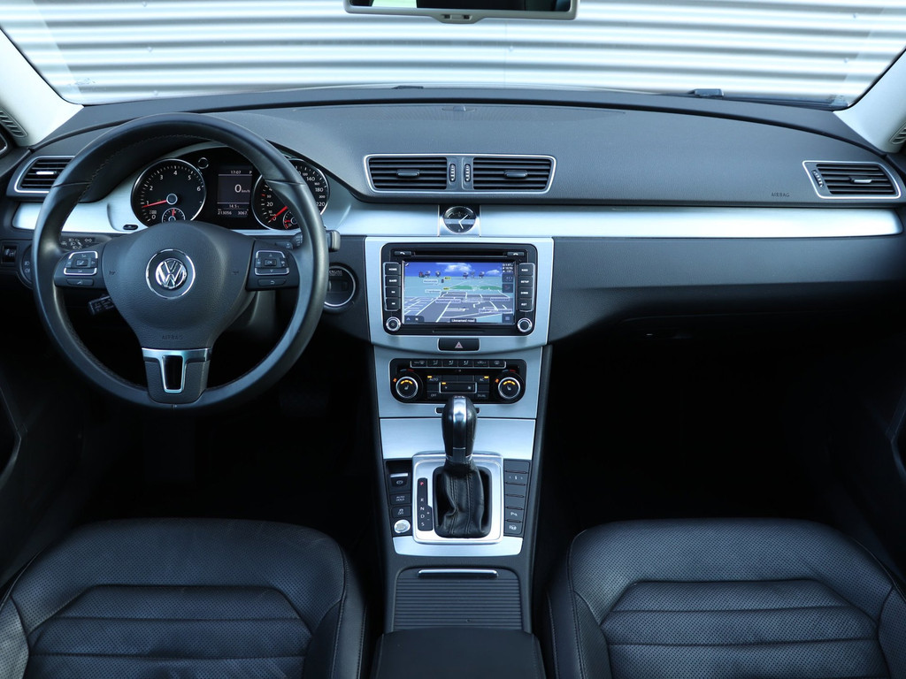 Volkswagen Passat Variant 2.0 TSI Highline Automaat *Leder*Panodak*ACC*Stoelventilatie* 52279172-2.jpg | Autodeka.nl