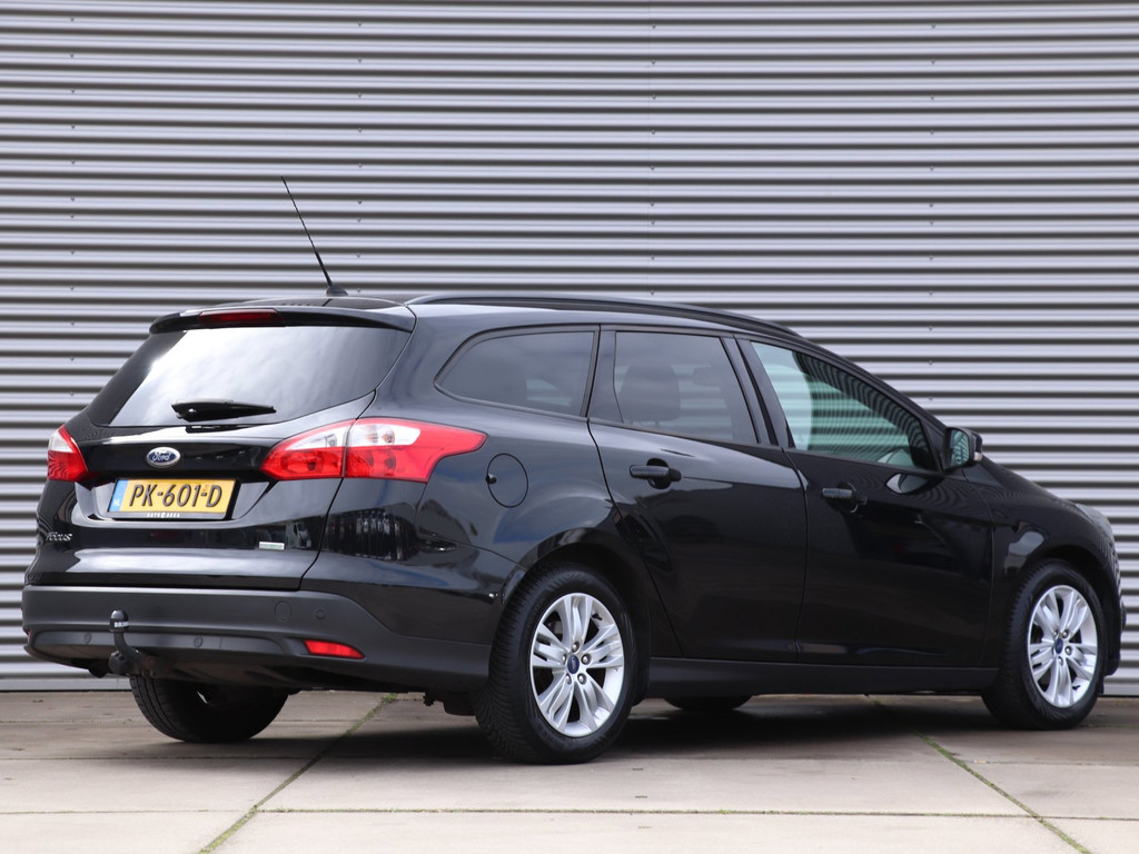 Ford Focus Wagon 1.0 EcoBoost Trend *Parkeersens.*Trekhaak* 52531354-1.jpg | Autodeka.nl