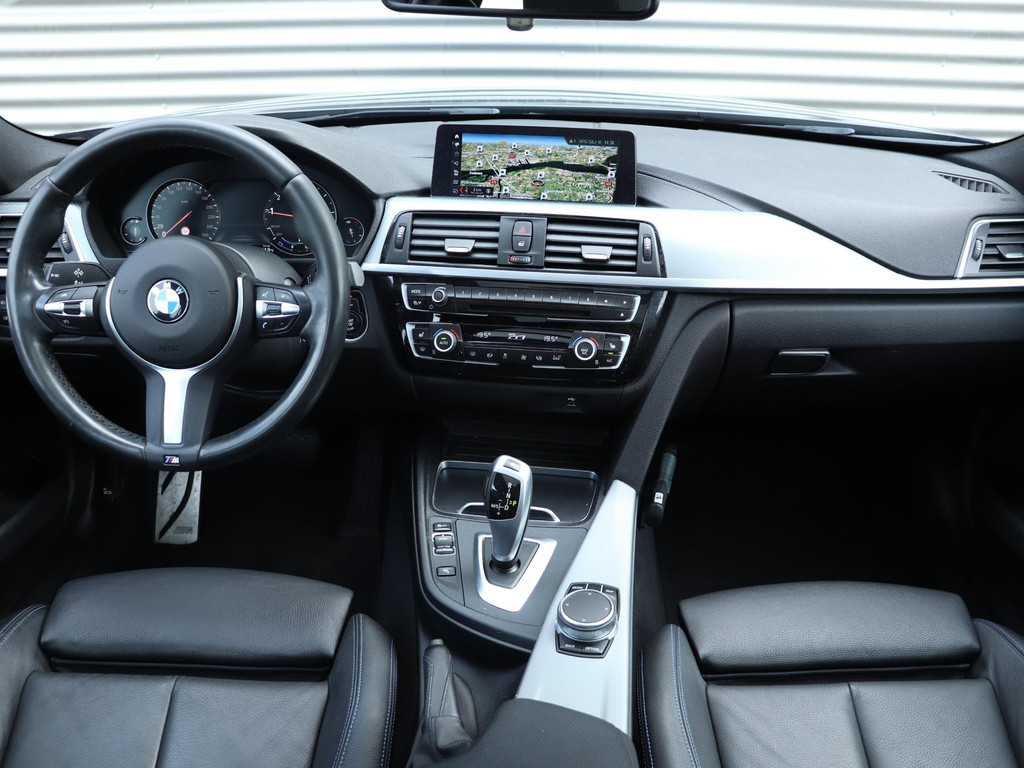 BMW 3 Serie Touring 318i M-Sport Automaat *Leder*Panodak*Trekhaak* 52533001-2.jpg | Autodeka.nl