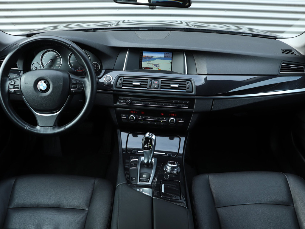 BMW 5 Serie Touring 520i Luxury Edition Automaat *Leder* 53206405-2.jpg | Autodeka.nl