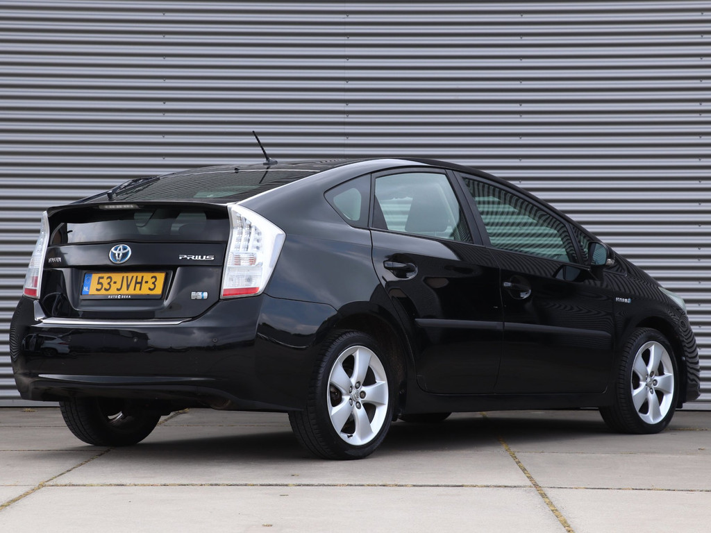 Toyota Prius 1.8 Aspiration *Klimaatreg.*Cruisecontr.*Head-up* 53213054-1.jpg | Autodeka.nl