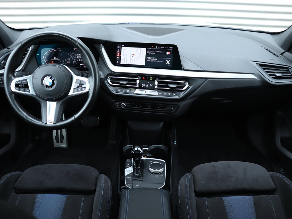 BMW 1 Serie 118i M-Sport Automaat *Panodak*Kuipstoelen* 53272953-2.jpg | Autodeka.nl