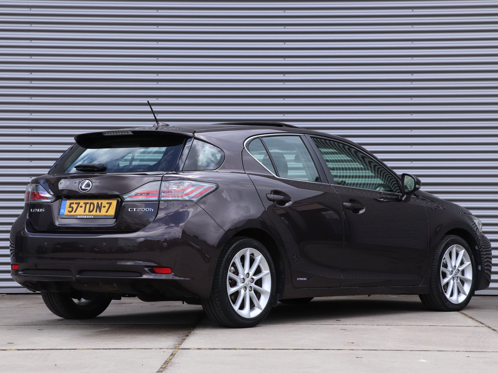 Lexus CT 200h Luxury Line *Dealeronderh.*Leder*Schuifdak* 53434630-1.jpg | Autodeka.nl