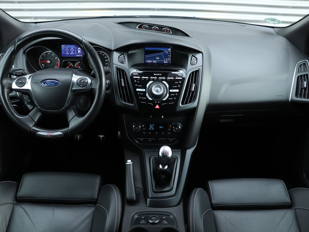 Ford Focus 2.0 EcoBoost ST-3 *Leder*Xenon*Sony-Audio* 53473902-2.jpg | Autodeka.nl