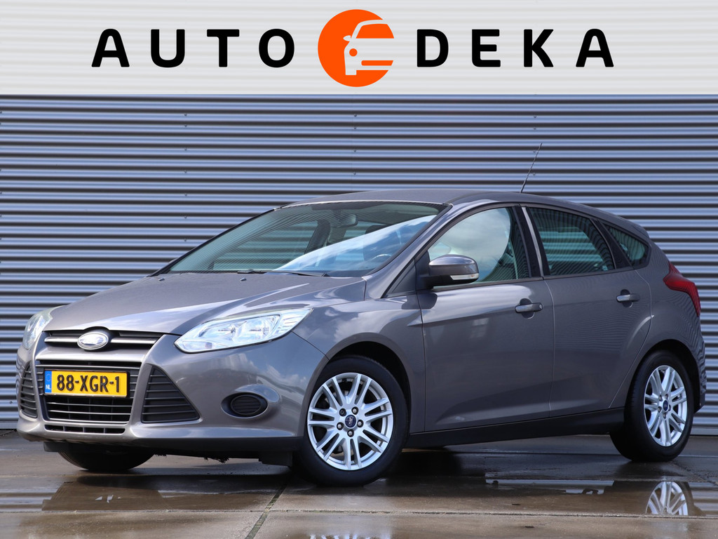 Ford Focus 1.0 EcoBoost Trend *Navigatie*Parkeersens.*Trekhaak* 53564507-0.jpg | Autodeka.nl