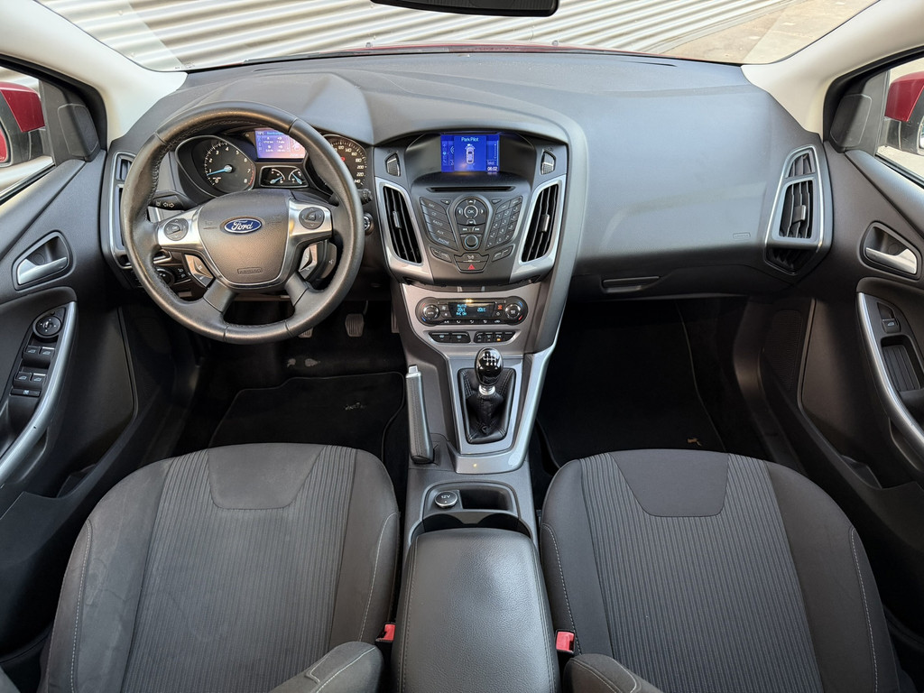 Ford Focus 1.6 EcoBoost Titanium *Xenon*Parkeersens.*Klimaatreg.* 53673336-2.jpg | Autodeka.nl