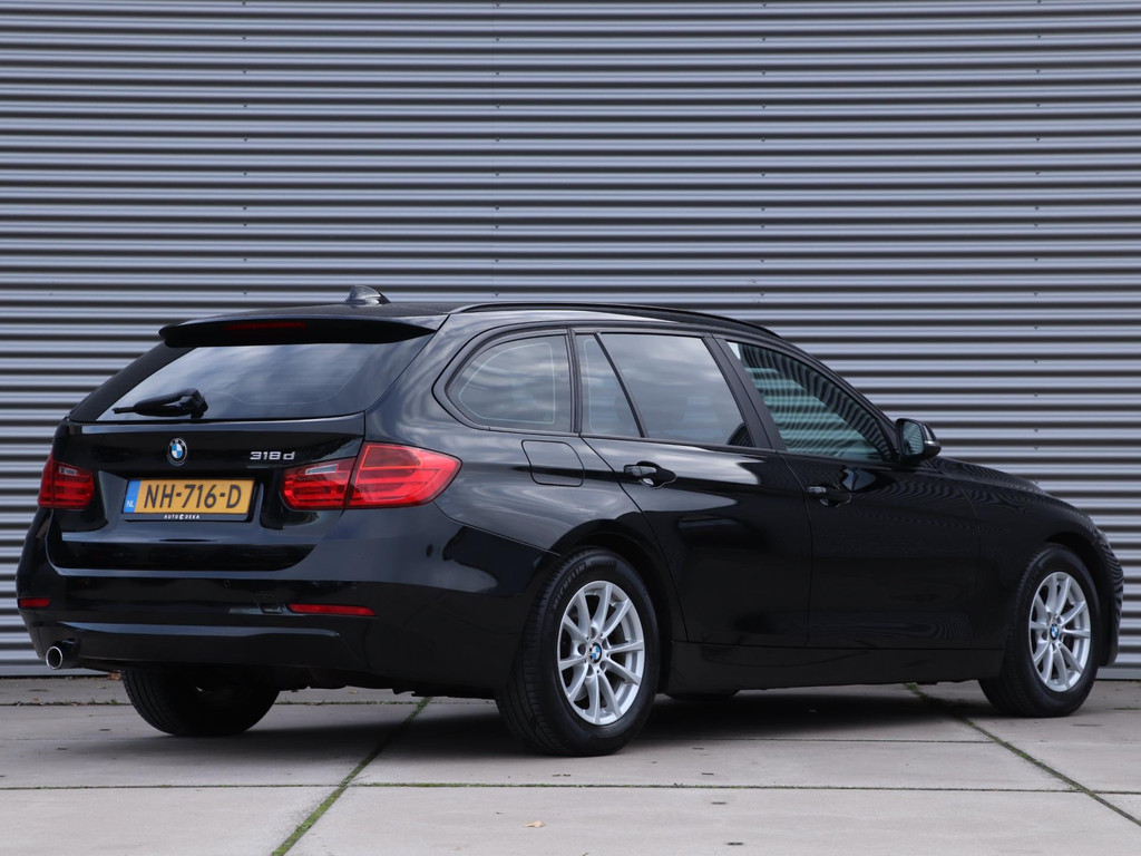 BMW 3 Serie Touring 318d Business Automaat *Navigatie*Stoelverw.*Parkeersens.* 54273674-1.jpg | Autodeka.nl