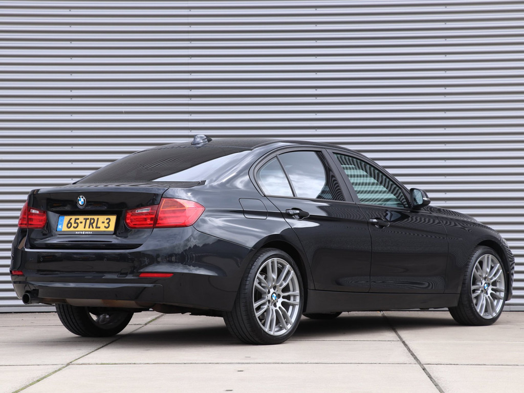 BMW 3 Serie 320i High Executive Automaat *Sportstoelen*Groot Navi* 54289766-1.jpg | Autodeka.nl