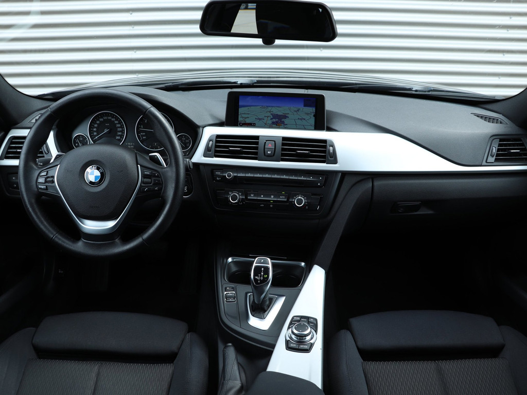 BMW 3 Serie 320i High Executive Automaat *Sportstoelen*Groot Navi* 54289766-2.jpg | Autodeka.nl