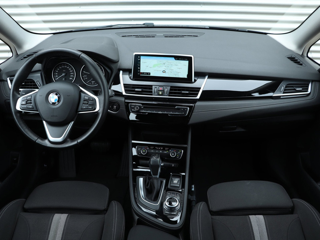 BMW 2 Serie Gran Tourer 218i Sport Executive Automaat 7 PERS. *Groot navi* 54684210-2.jpg | Autodeka.nl
