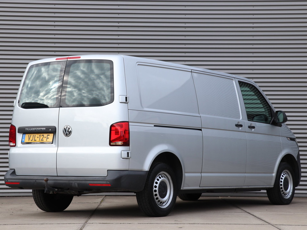 Volkswagen Transporter 2.0 TDI L2H1 28 Economy Business *Trekhaak*Parkeersens.* 54834442-1.jpg | Autodeka.nl