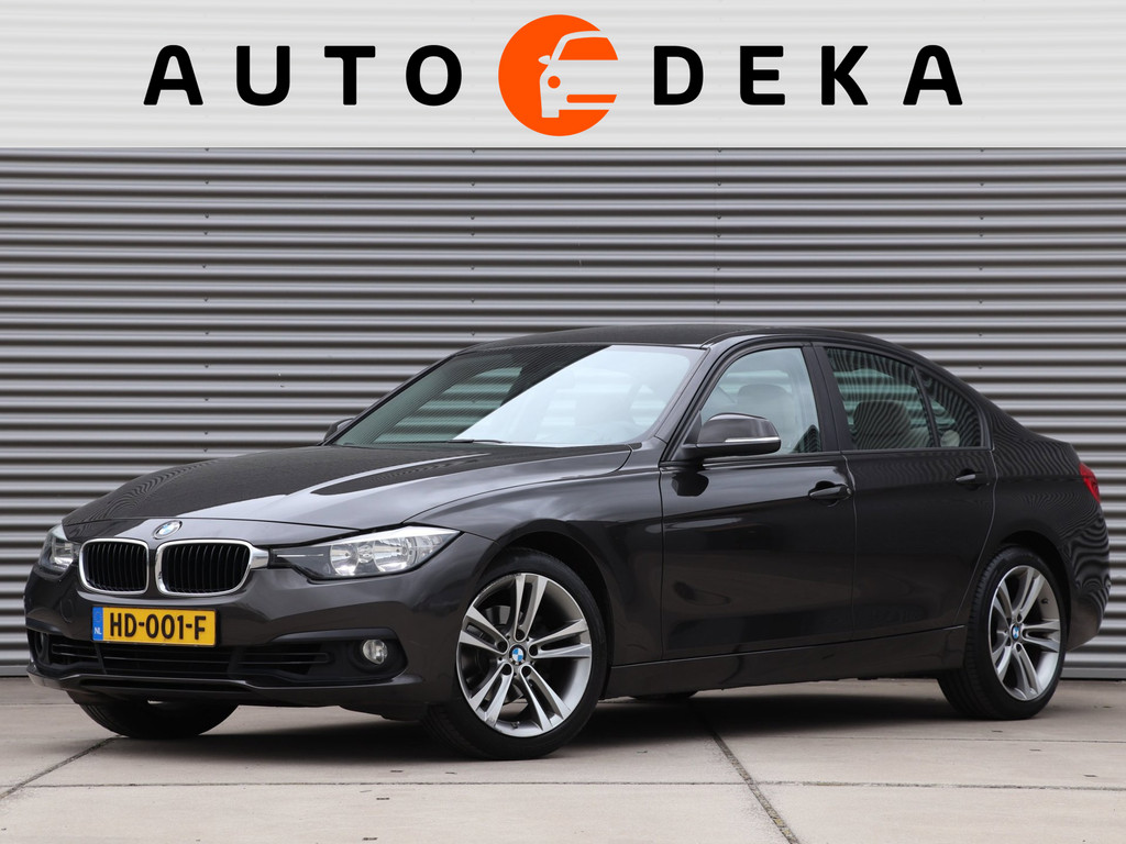 BMW 3 Serie 318i Essential Automaat *Dealeronderh.*Leder*Navigatie* 55348484-0.jpg | Autodeka.nl