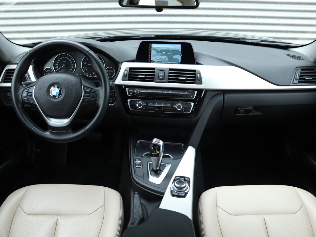 BMW 3 Serie 318i Essential Automaat *Dealeronderh.*Leder*Navigatie* 55348484-2.jpg | Autodeka.nl