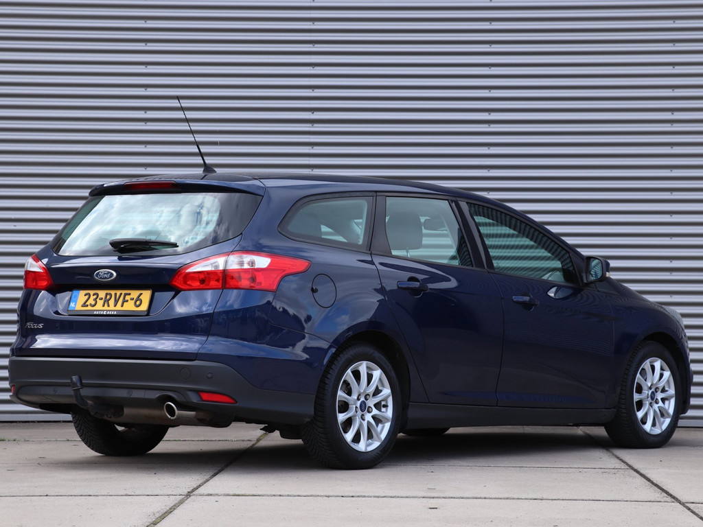 Ford Focus Wagon 1.6 EcoBoost Trend *Navigatie*Parkeersens.*Trekhaak* 55456167-1.jpg | Autodeka.nl
