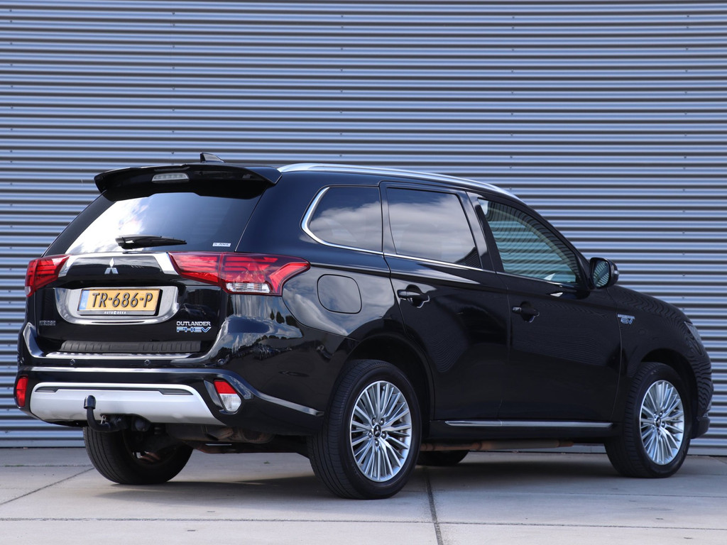 Mitsubishi Outlander 2.4 PHEV Intense+ *Schuifdak*Trekhaak* 55727883-1.jpg | Autodeka.nl