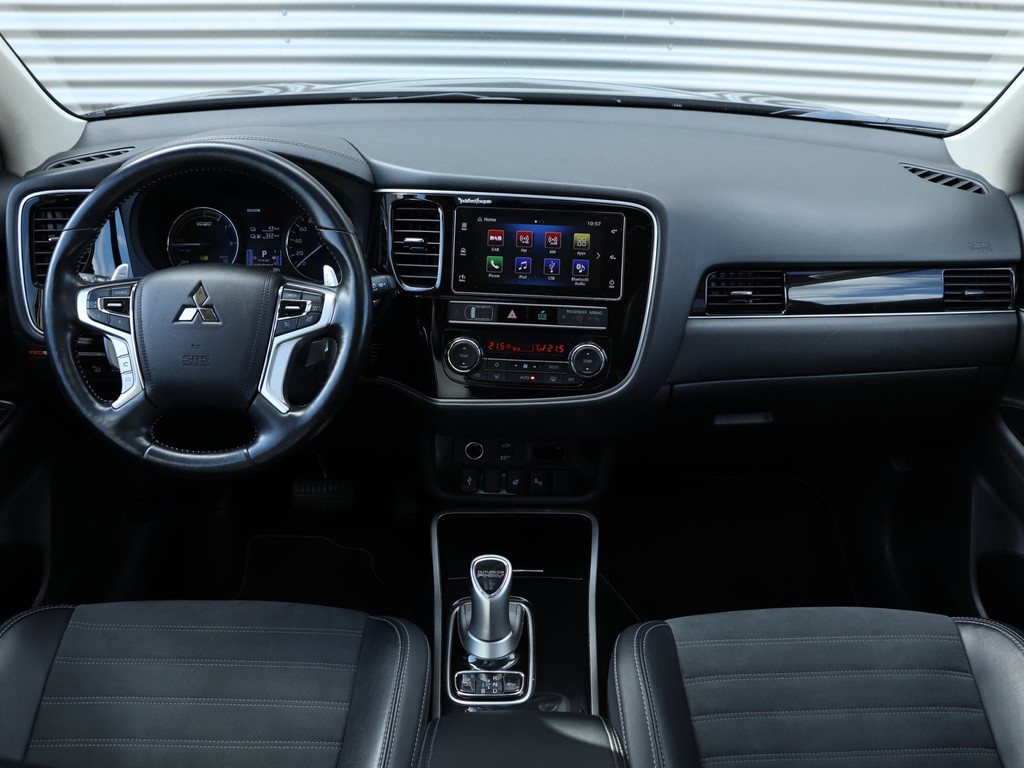 Mitsubishi Outlander 2.4 PHEV Intense+ *Schuifdak*Trekhaak* 55727883-2.jpg | Autodeka.nl