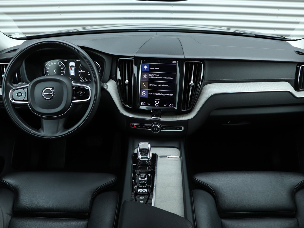 Volvo XC60 2.0 T8 Twin Engine AWD Inscription *Panodak*Trekhaak* 56516371-2.jpg | Autodeka.nl