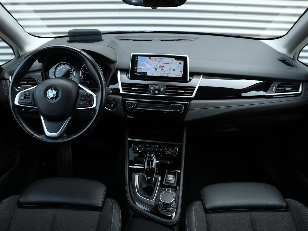 BMW 2 Serie Active Tourer 218i Executive Edition Automaat *Sportstoelen* 57222035-2.jpg | Autodeka.nl