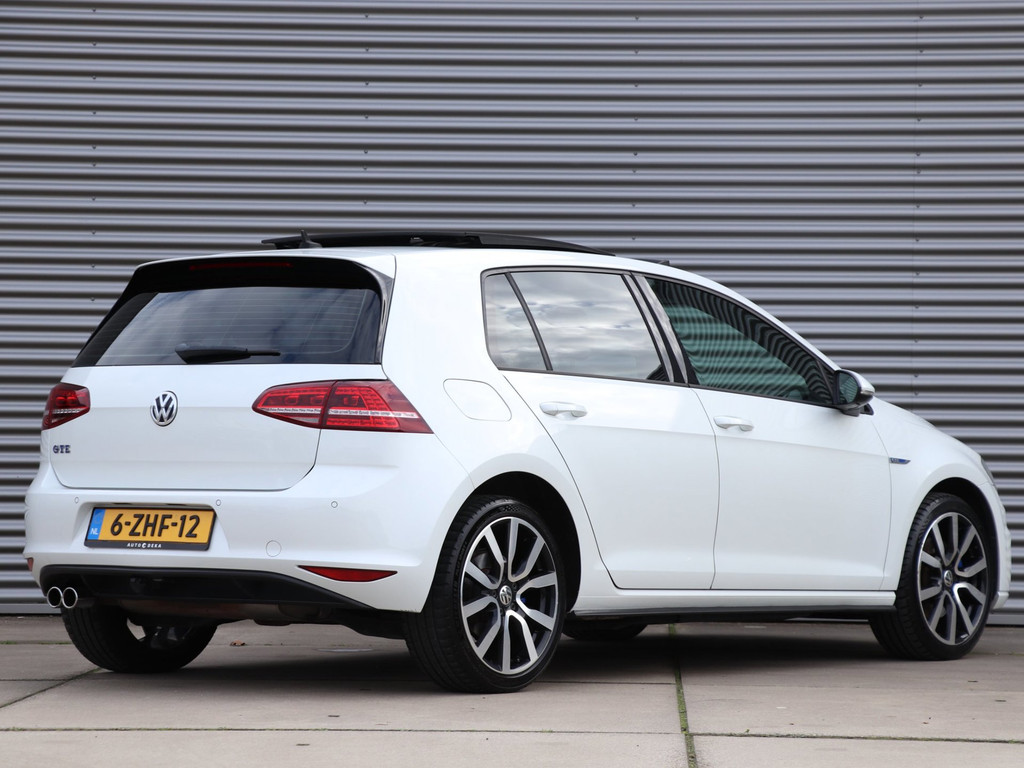 Volkswagen Golf 1.4 TSI GTE *Panodak*Stoelverw.*Camera* 57543851-1.jpg | Autodeka.nl
